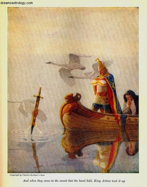 Understanding the Queen of Swords in Tarot: Insights & Workshops