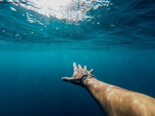 Pisces New Moon 2018: Harnessing New Beginnings & Space Clearing