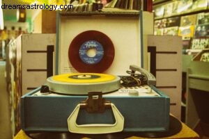 Self-Guided Psychic Readings: Tarot & Astrology for Personal Insights