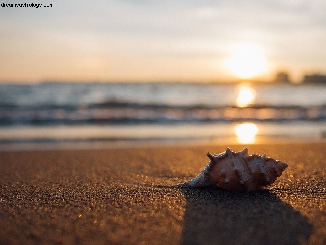 Aquarius July 2021 Horoscope: Love, Passion & Relationships