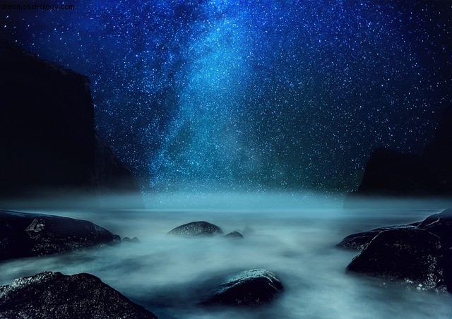 December 2021 Cancer Horoscope: Navigating Change & Emotional Shifts
