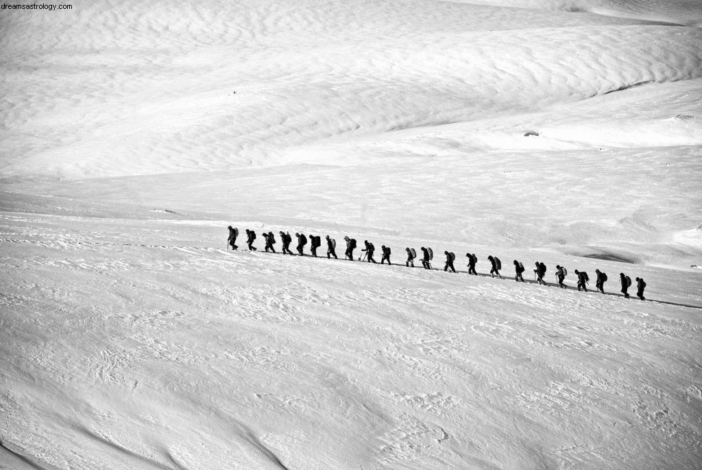 Mars-Saturn Conjunction: Navigating Challenges & Determination
