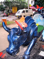 May 2011 Horoscope: Taurus Sun - Love, Beauty & Sensuality