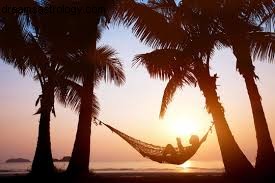Full Moon in Virgo: Luxury, Abundance & Creative Expression