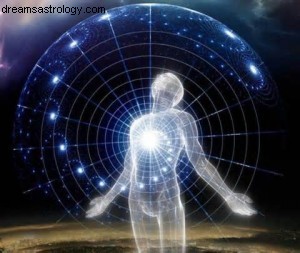 Full Moon in Capricorn: End-of-Year Reflections & Achieving Goals