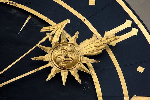 Gemini Sun & Cancer Moon: Navigating Venus/Pluto Dynamics