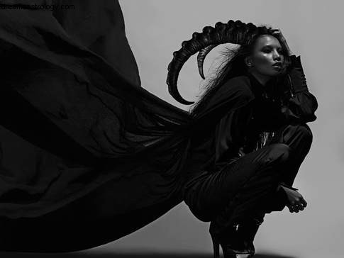 Venus-Pluto Square: Navigating Relationship Challenges & Transformation