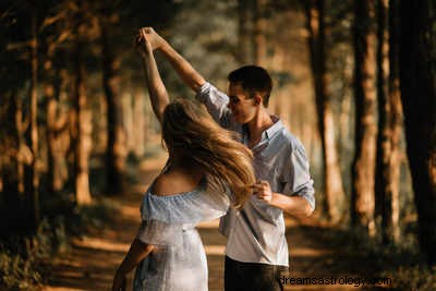 Sagittarius & Pisces Compatibility: A Deep Dive into Their Relationship Dynamics