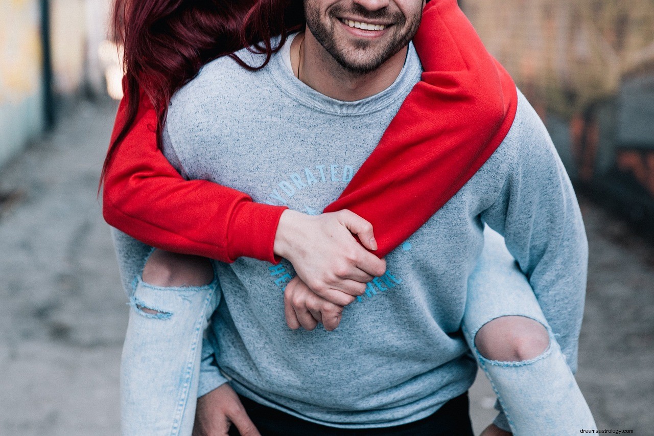 Understanding Capricorn Compatibility: Pros & Cons in Relationships