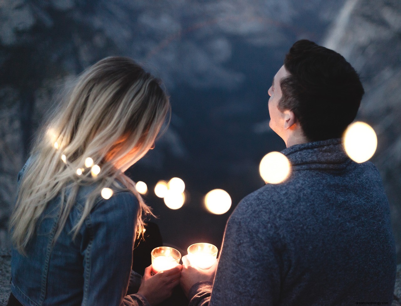 Understanding Capricorn Compatibility: Pros & Cons in Relationships