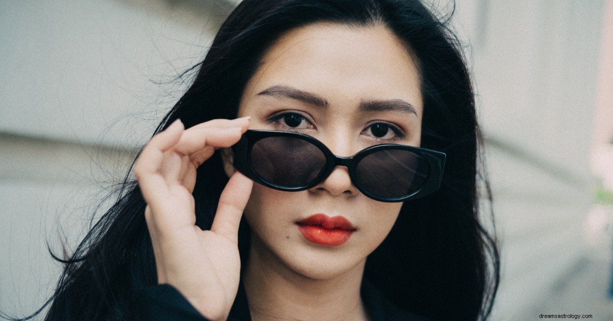 3 Zodiac Signs Drawn to Leo s Charisma: Compatibility Insights