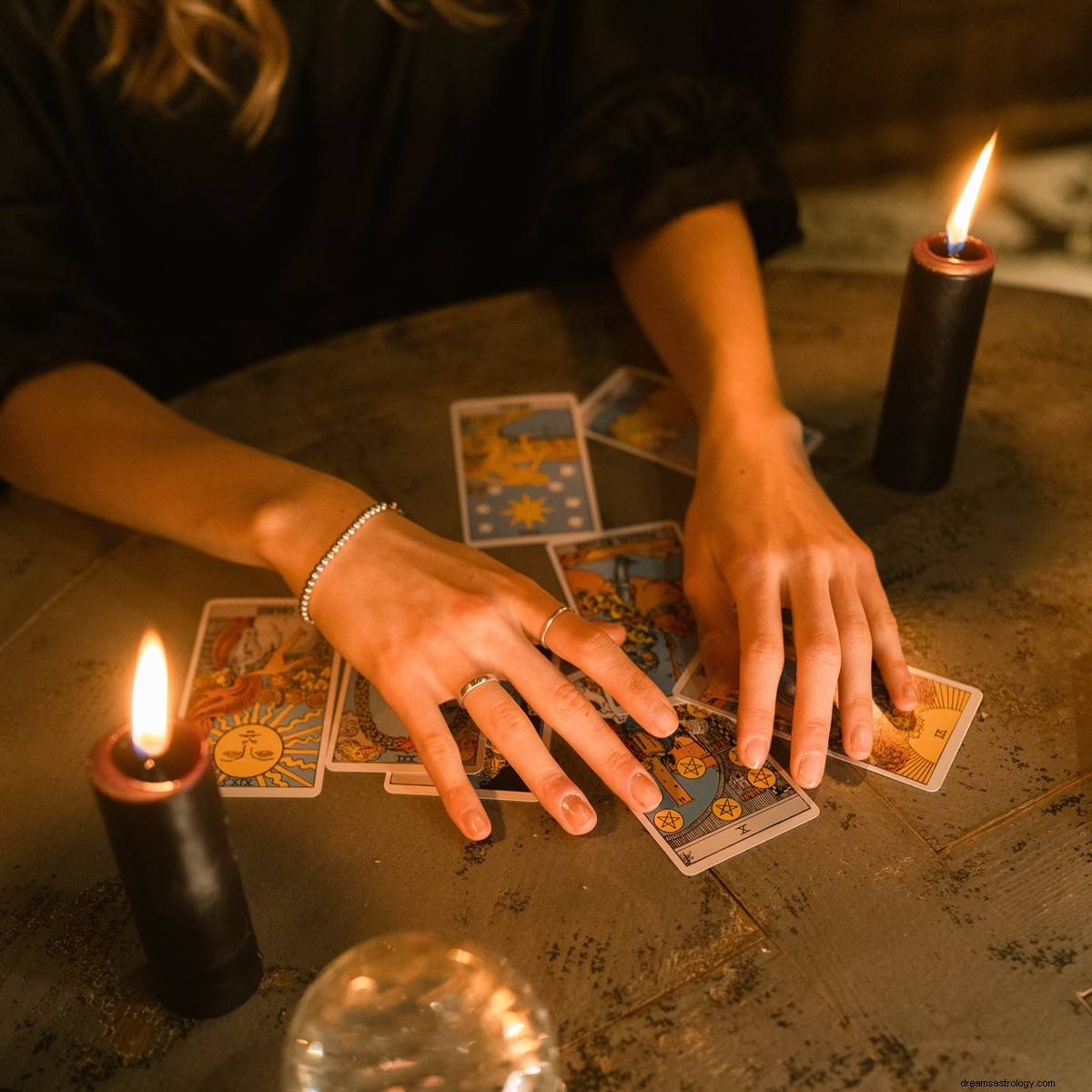 2022 Tarot Predictions: Celebrity Reader s Zodiac Forecast