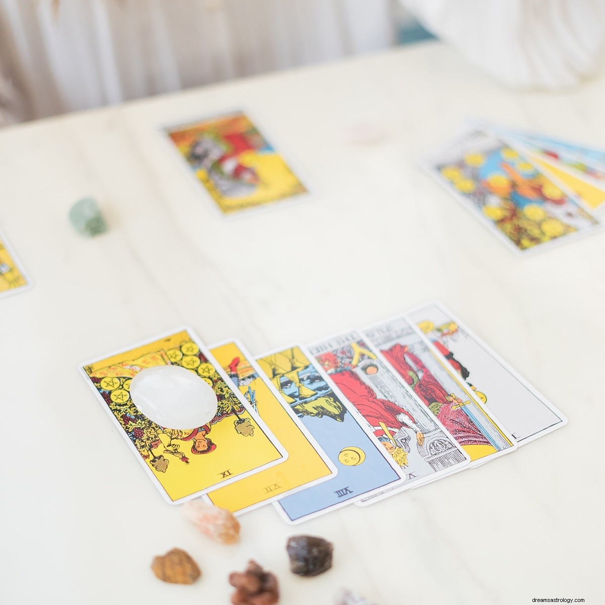 2022 Tarot Predictions: Celebrity Reader s Zodiac Forecast