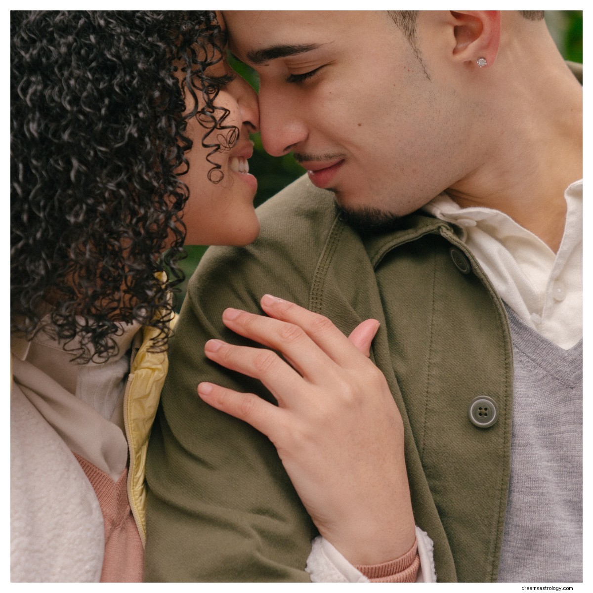 Aries Women in Relationships: Passion, Honesty & Love