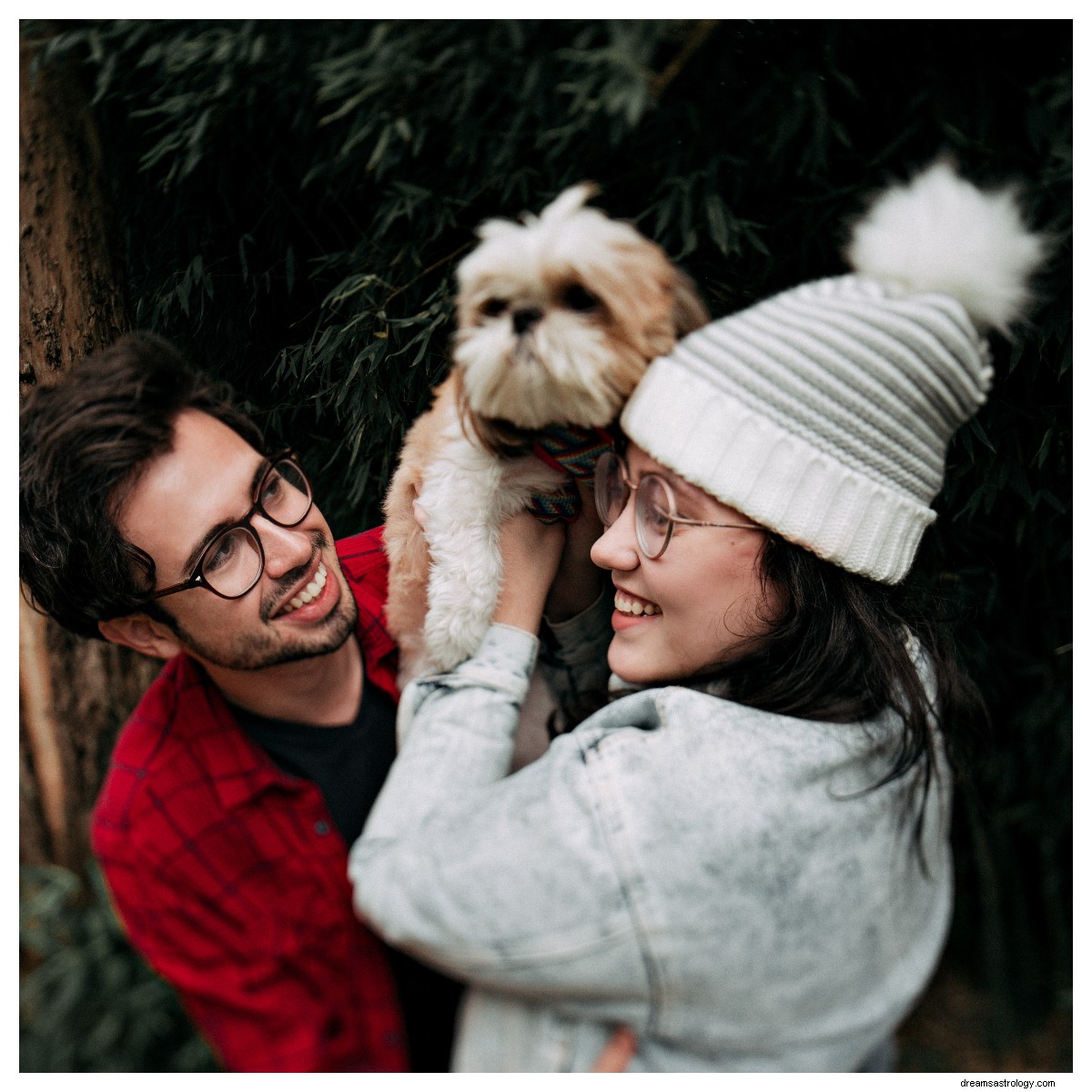 Gemini Women in Relationships: Compatibility & Love Styles