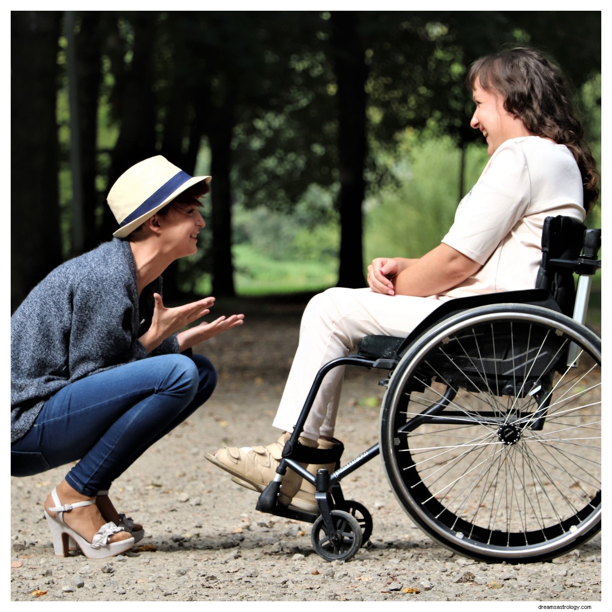 Understanding Cancer Zodiac Sign Personality: Traits & Characteristics