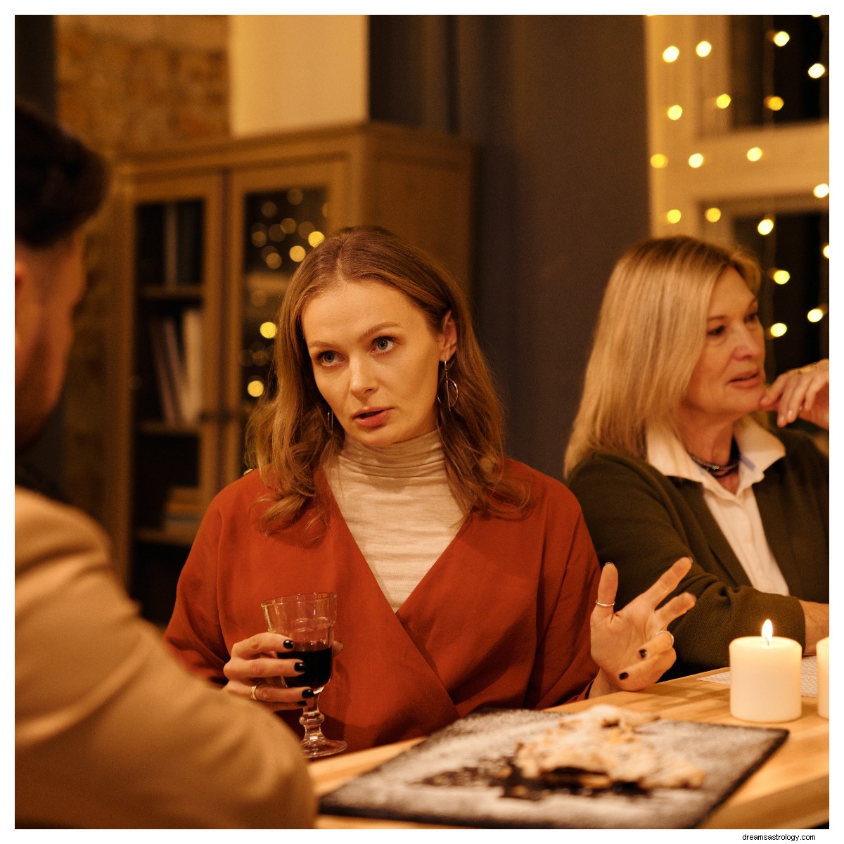 Dating a Sagittarius Woman: Key Insights & Compatibility