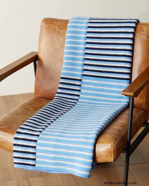 Gift Guide for Aquarians: Unique Presents for the Forward-Thinking Friend