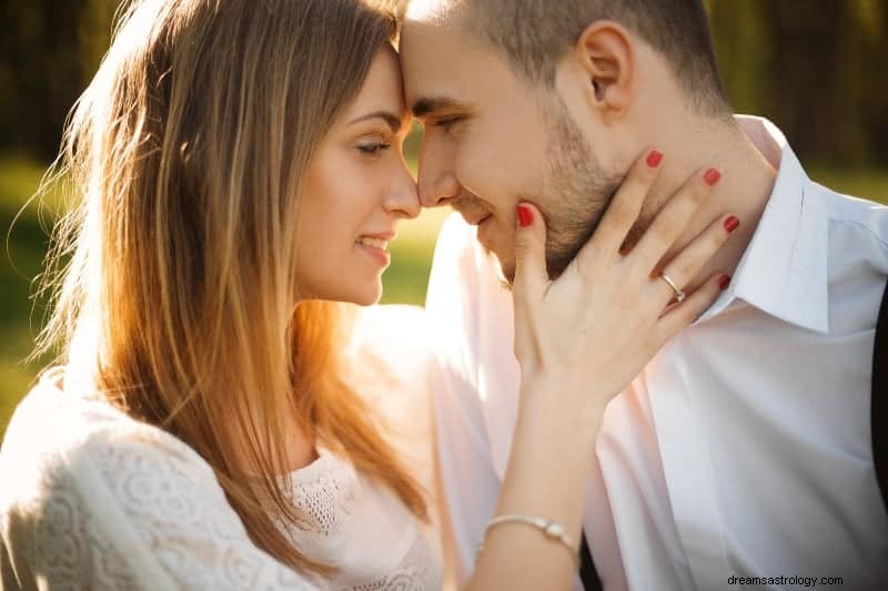 Leo & Pisces Compatibility: Love, Sex & Friendship - A Comprehensive Guide