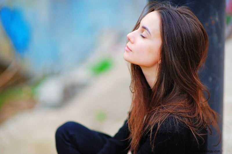 Leo & Pisces Compatibility: Love, Sex & Friendship - A Comprehensive Guide