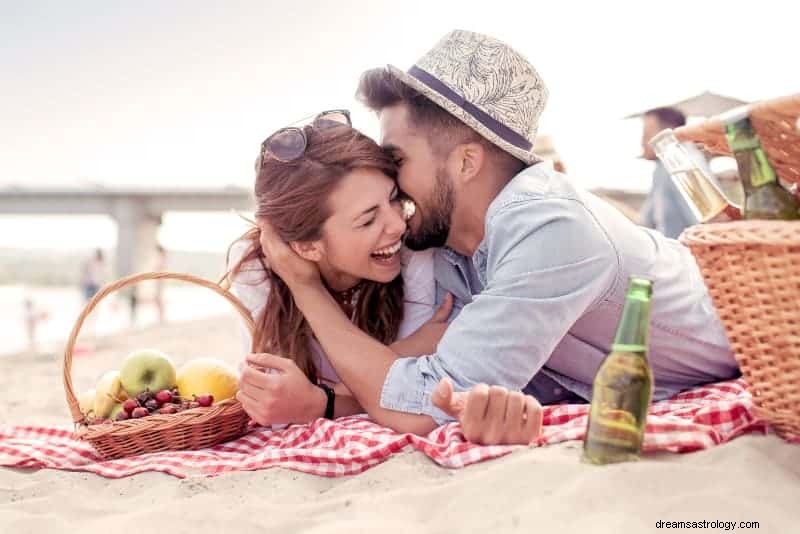 Leo & Pisces Compatibility: Love, Sex & Friendship - A Comprehensive Guide