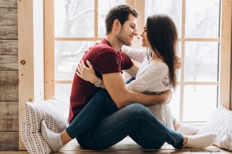 Leo & Pisces Compatibility: Love, Sex & Friendship - A Comprehensive Guide
