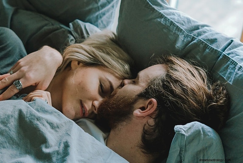 Aquarius & Virgo Compatibility: A Deep Dive into Love & Friendship