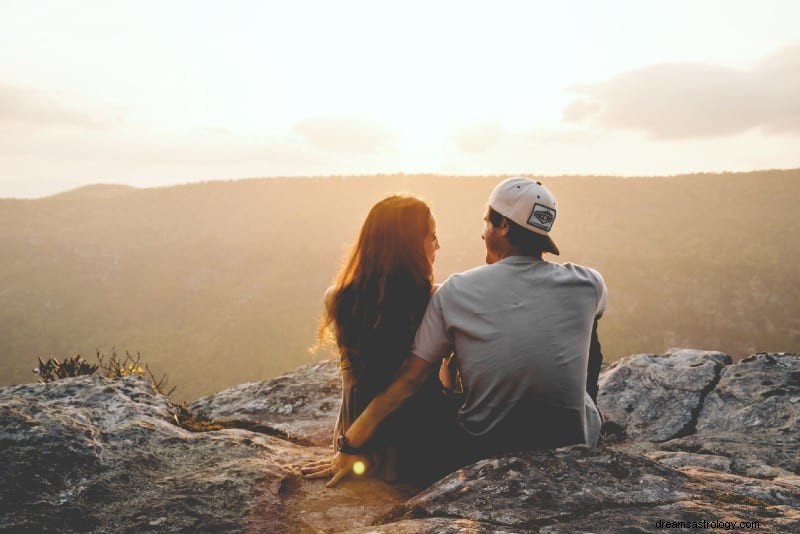 Pisces & Scorpio Compatibility: A Deep Dive into Love & Relationships