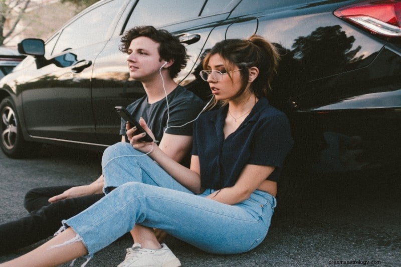 Pisces & Scorpio Compatibility: A Deep Dive into Love & Relationships