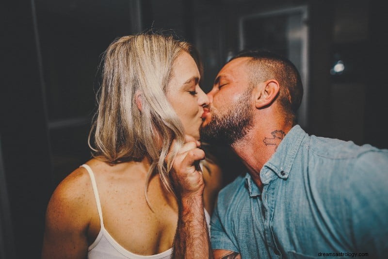 Pisces & Scorpio Compatibility: A Deep Dive into Love & Relationships