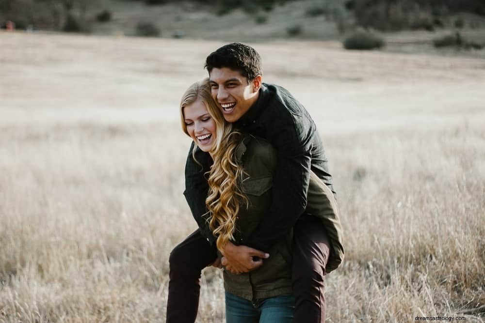 Aquarius & Gemini Compatibility: A Harmonious & Engaging Match
