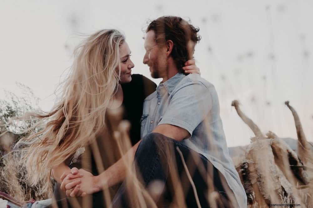 Aquarius & Gemini Compatibility: A Harmonious & Engaging Match