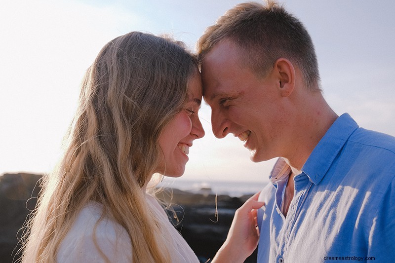 Virgo & Cancer Compatibility: A Deep Dive into Love & Friendship