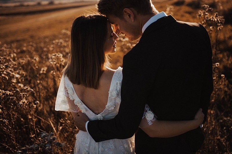 Virgo & Cancer Compatibility: A Deep Dive into Love & Friendship