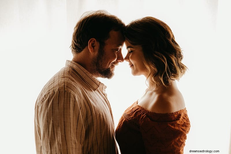 Virgo & Cancer Compatibility: A Deep Dive into Love & Friendship