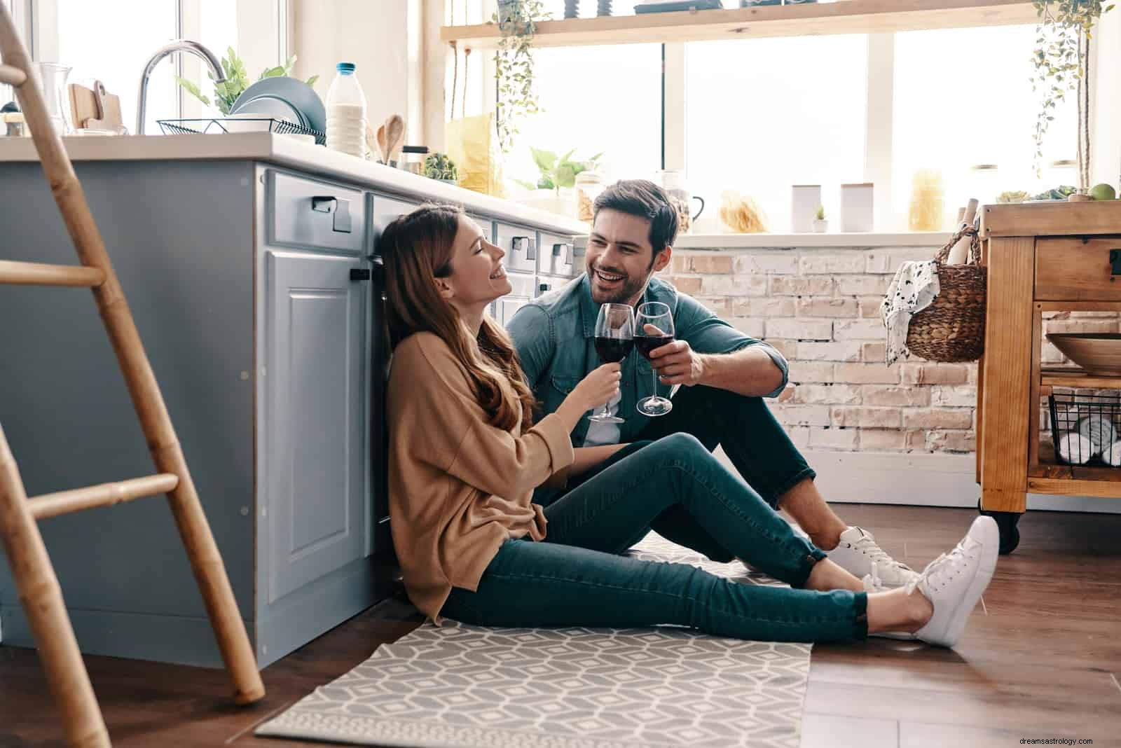 Taurus & Pisces Compatibility: A Deep Dive into Love & Friendship