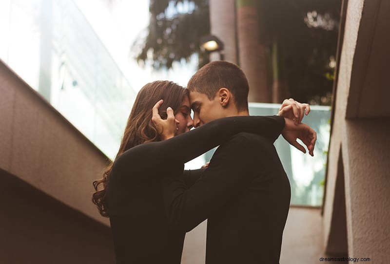 Taurus & Scorpio Compatibility: A Deep Dive into Love & Friendship