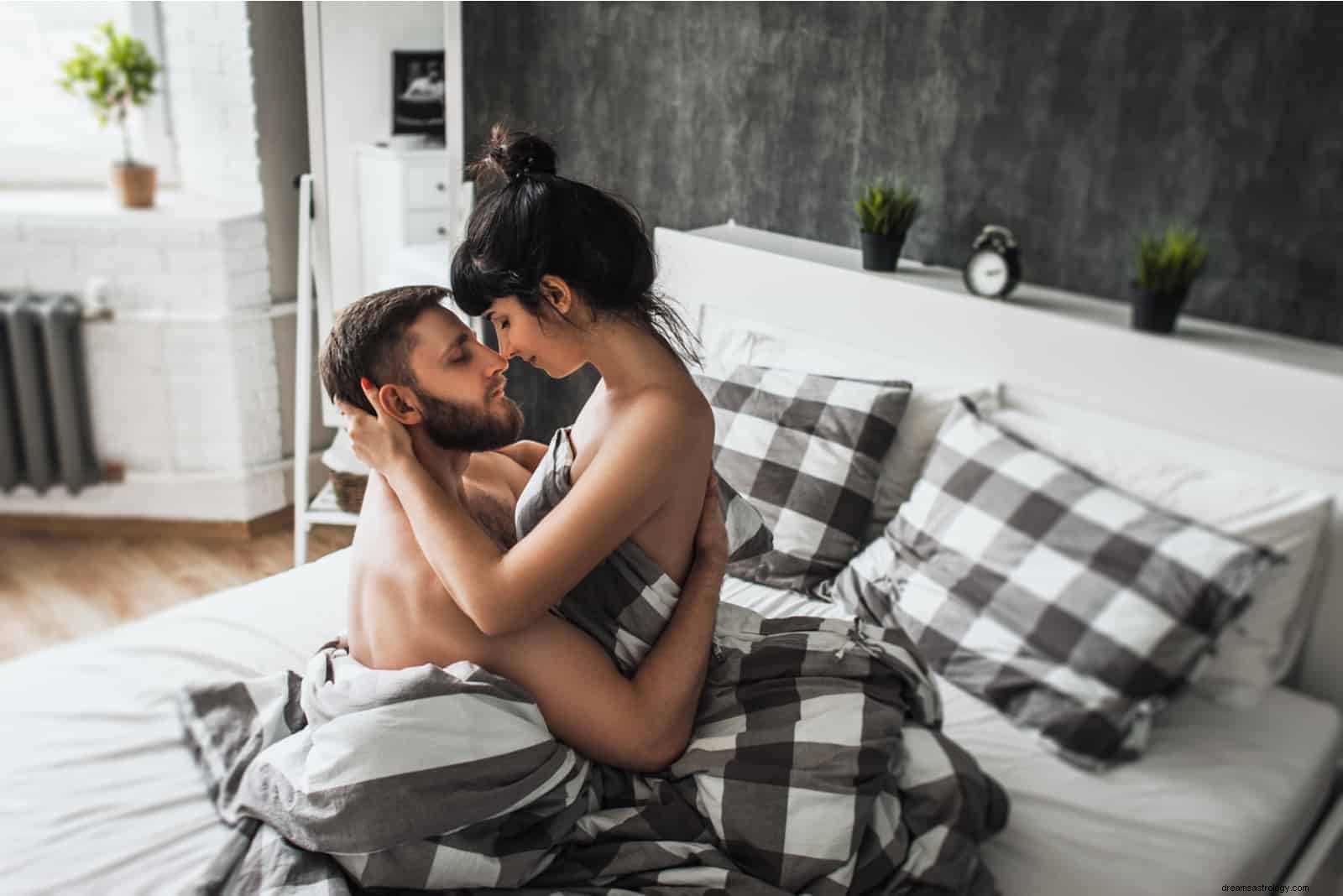 Taurus & Aquarius Compatibility: A Deep Dive into Love & Friendship