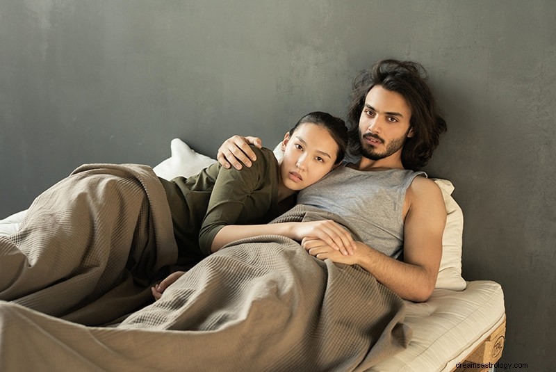 Aries & Capricorn Compatibility: Love & Friendship - A Detailed Analysis