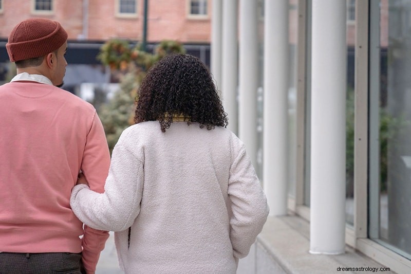 Sagittarius & Pisces Compatibility: A Deep Dive into Love & Friendship