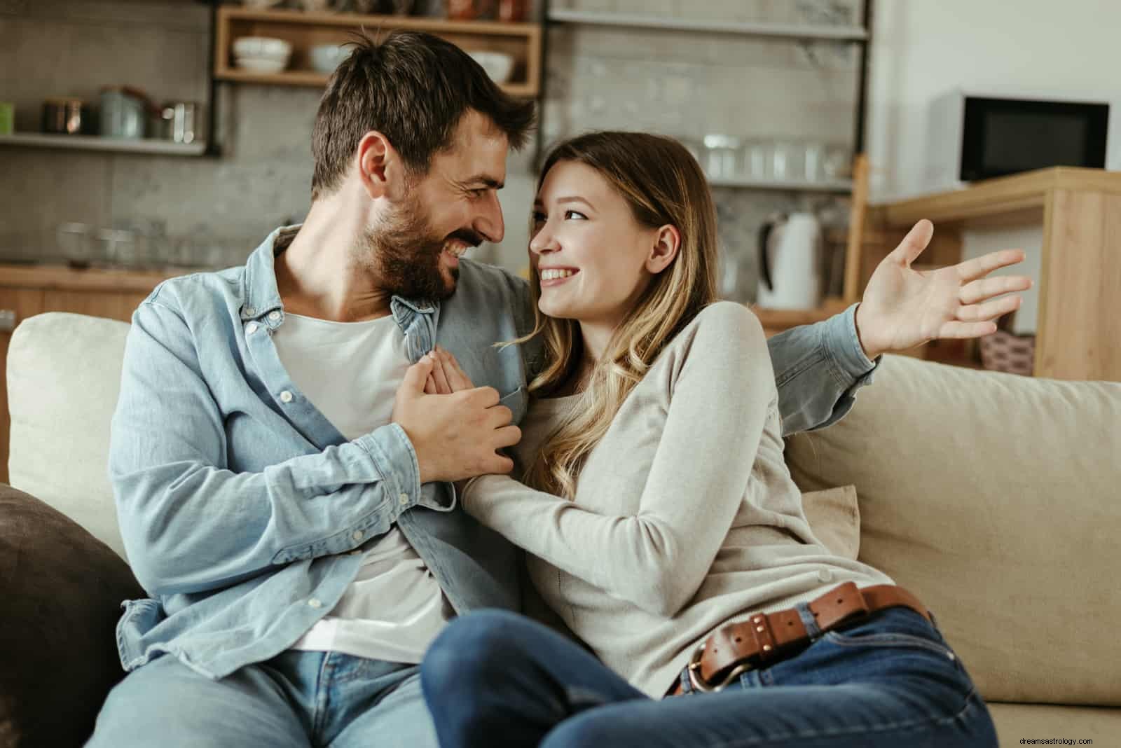 Cancer & Pisces Compatibility: Love & Friendship - A Deep Dive