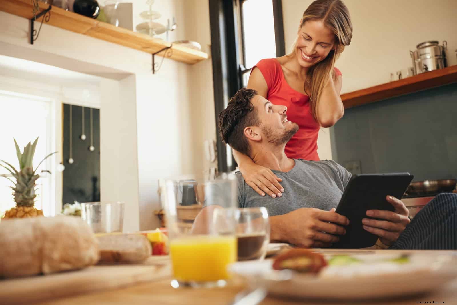 Cancer & Capricorn Compatibility: A Deep Dive into Love & Friendship