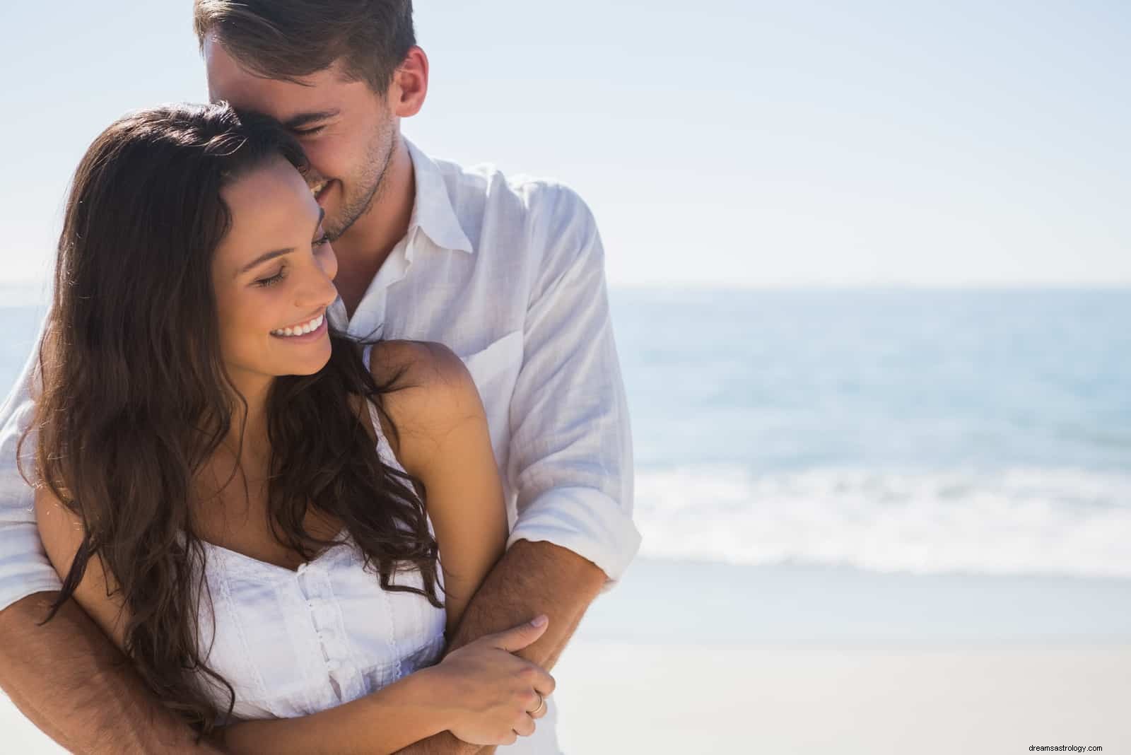 Cancer & Capricorn Compatibility: A Deep Dive into Love & Friendship
