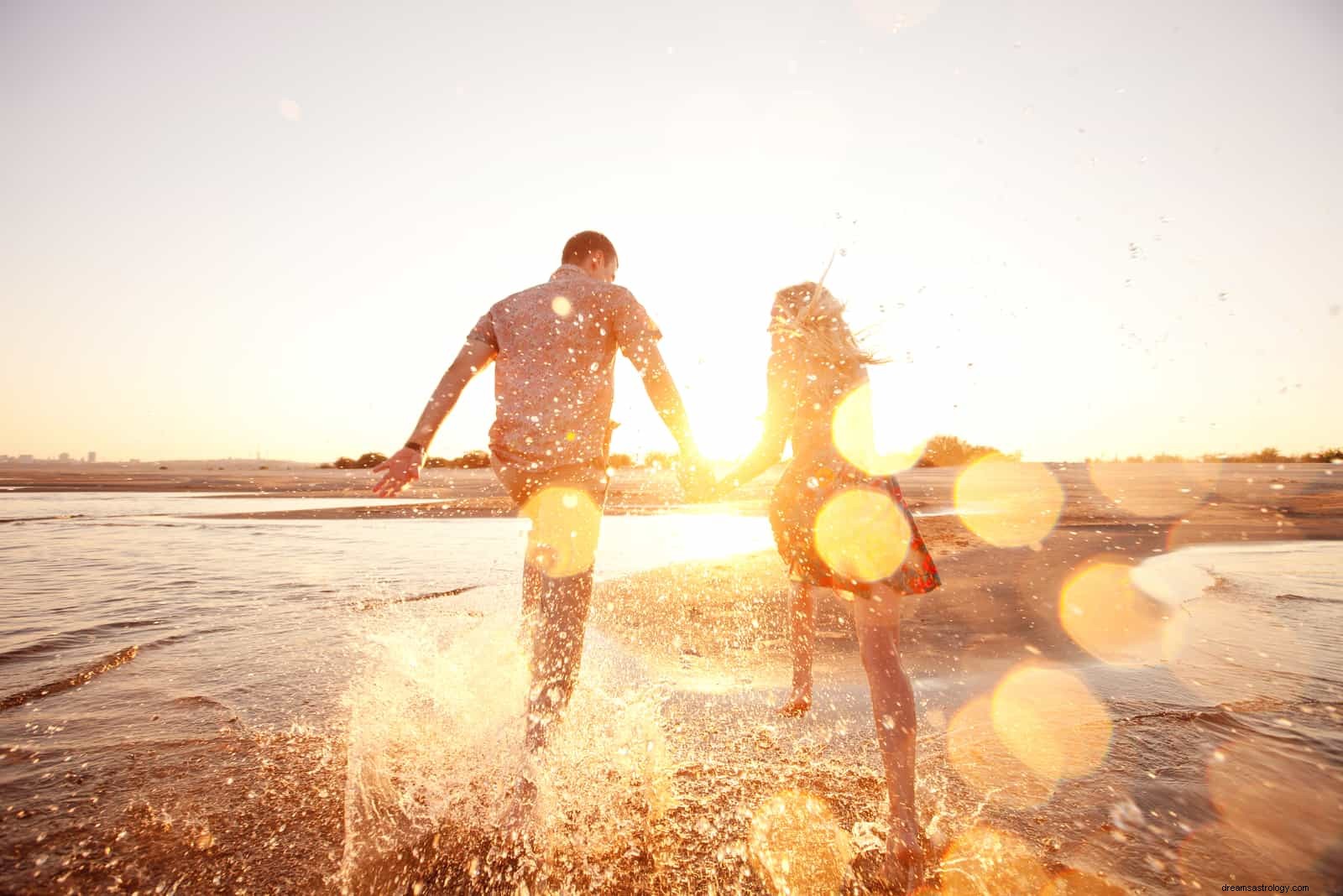 Gemini & Leo Compatibility: Love, Friendship & Romance - Astrological Insights