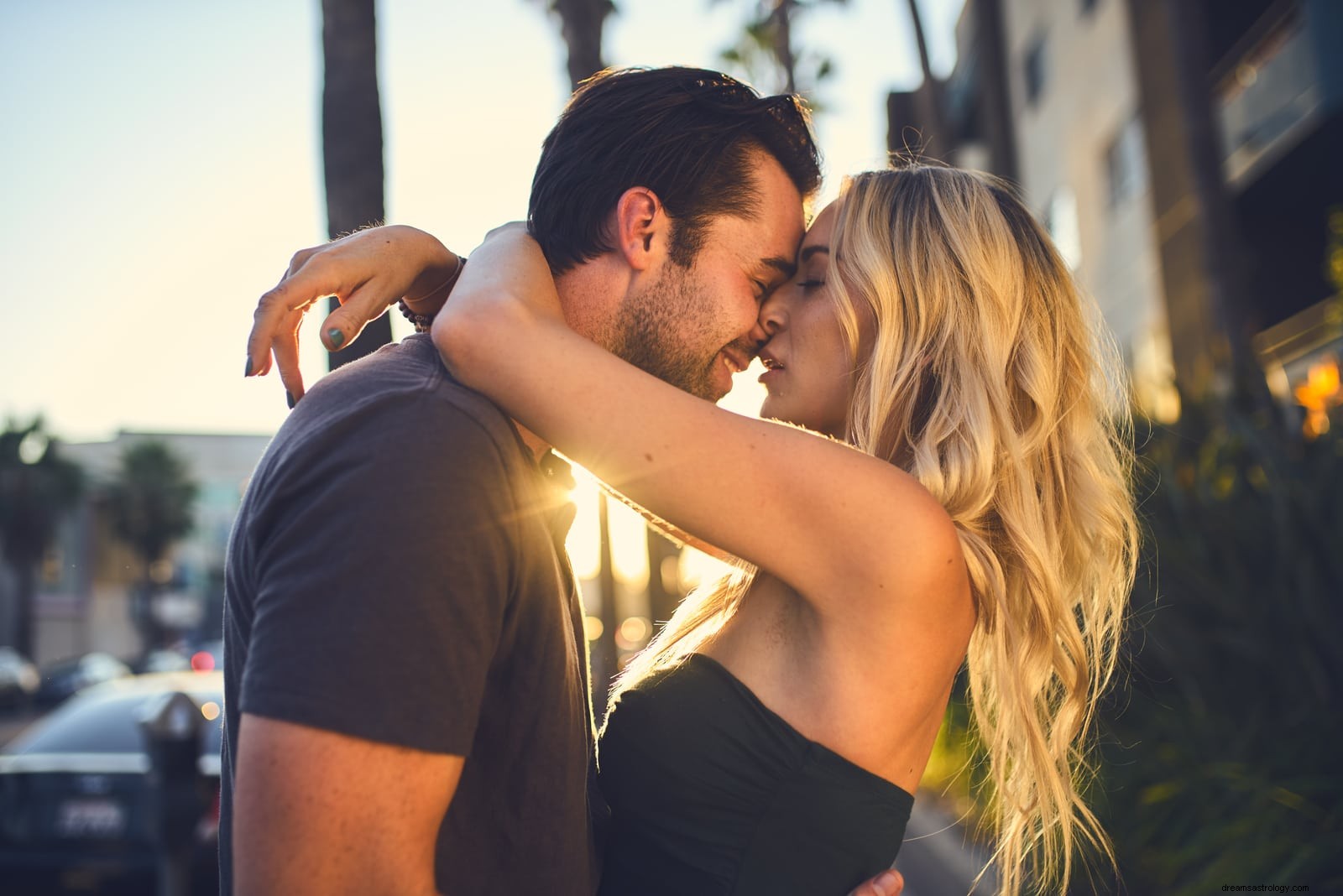 2022 Compatibility: Top 5 Zodiac Sign Pairings for Strong Relationships