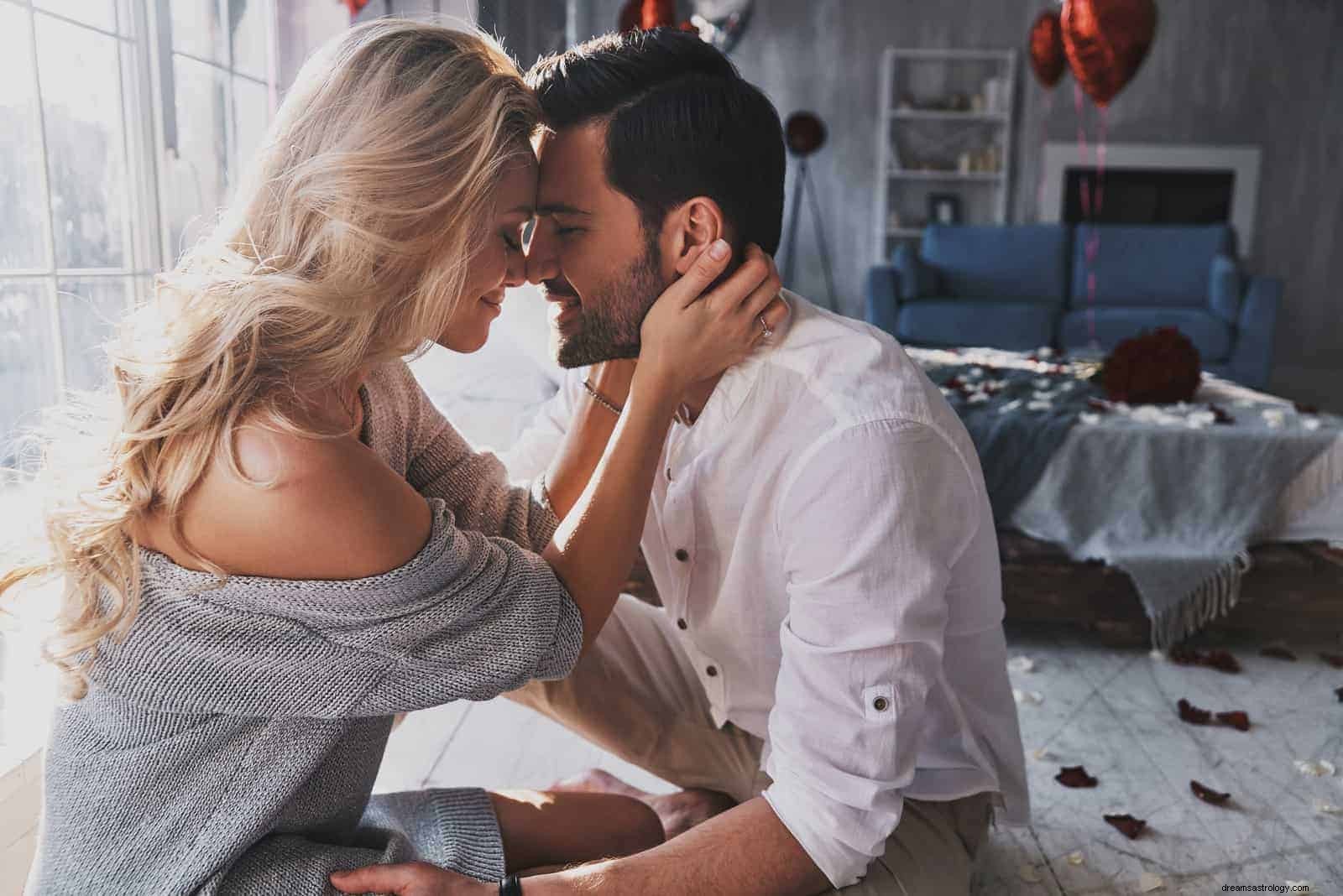 Gemini & Cancer Compatibility: A Deep Dive into Love & Friendship