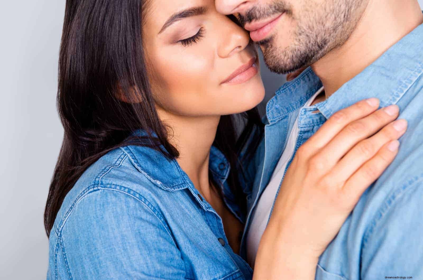 Gemini & Cancer Compatibility: A Deep Dive into Love & Friendship