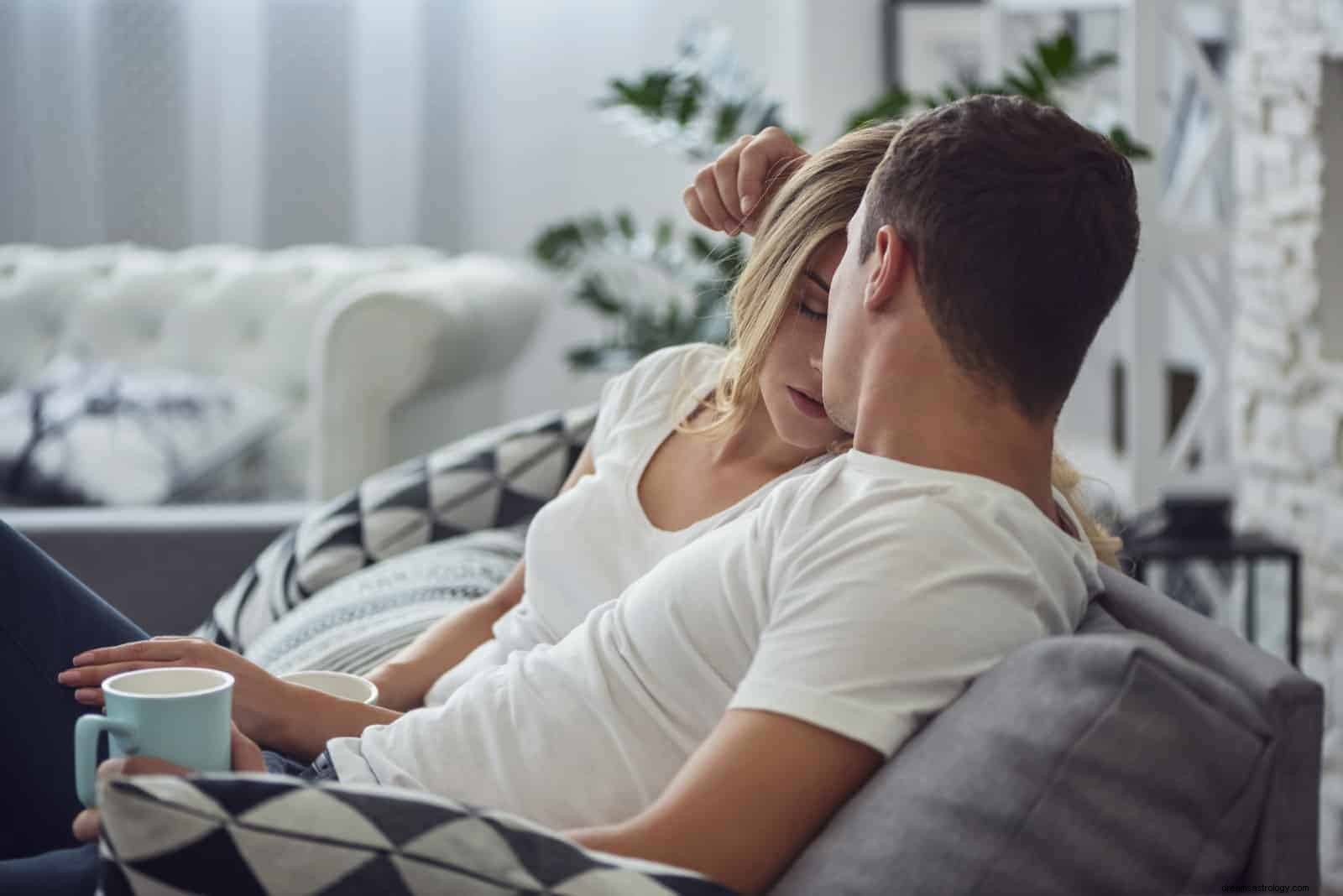 Gemini & Cancer Compatibility: A Deep Dive into Love & Friendship