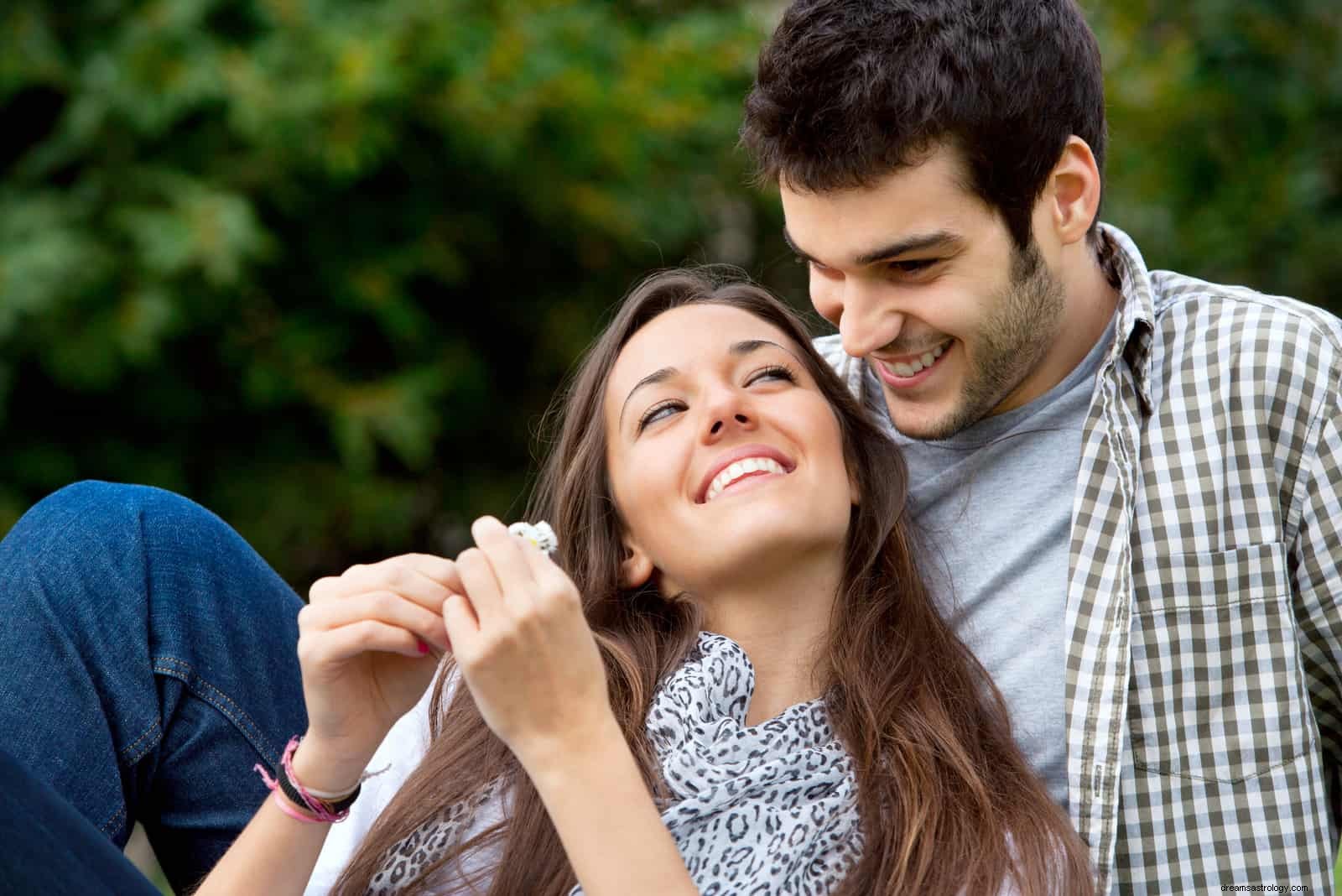 Aries & Cancer Compatibility: Navigating a Challenging Connection
