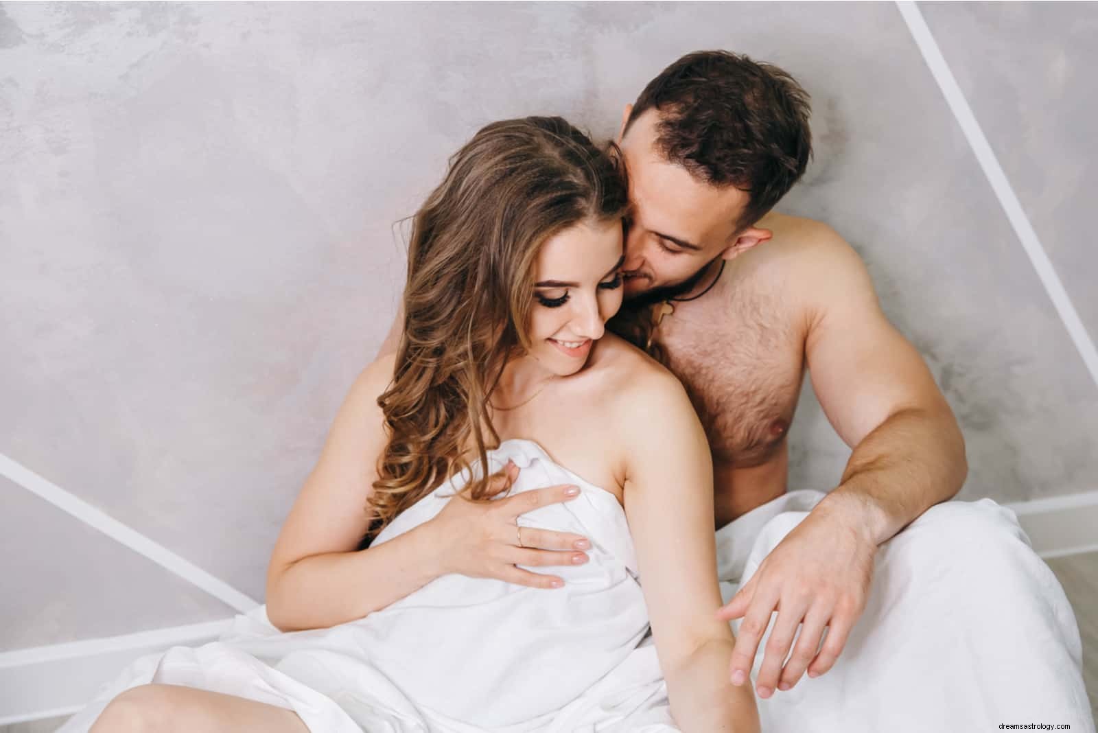 Aries & Cancer Compatibility: Navigating a Challenging Connection